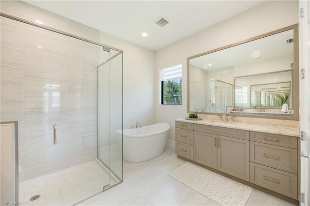 9679 Moonflower CT, Naples, FL 34114