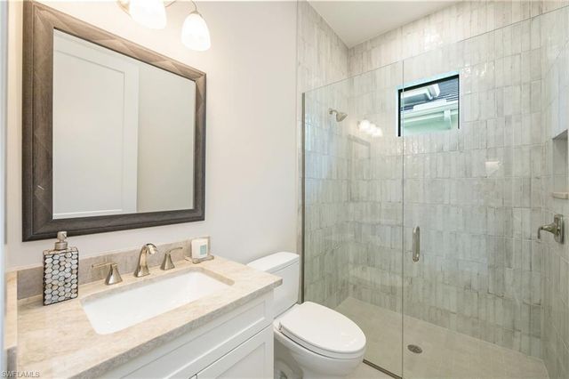 9679 Moonflower CT, Naples, FL 34114