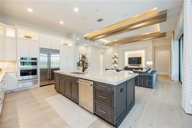 9679 Moonflower CT, Naples, FL 34114