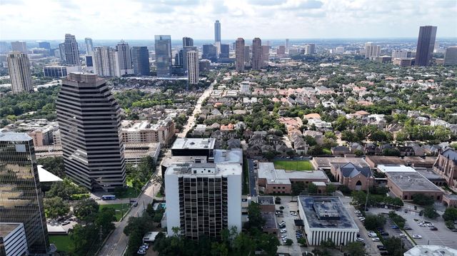 5001 Woodway Drive 705, Houston, TX 77056