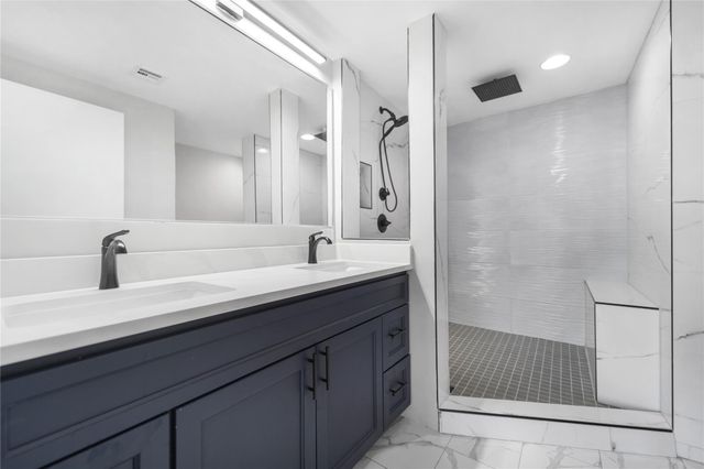 5001 Woodway Drive 705, Houston, TX 77056