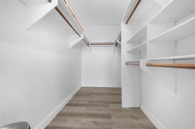 5001 Woodway Drive 705, Houston, TX 77056