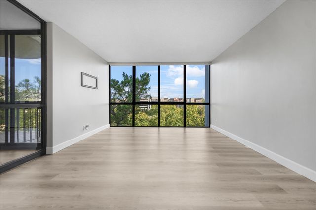 5001 Woodway Drive 705, Houston, TX 77056