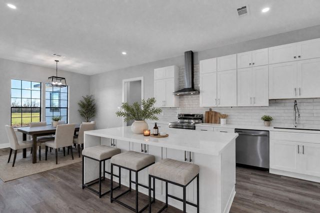 519 Chuckwagon Trail, Angleton, TX 77515