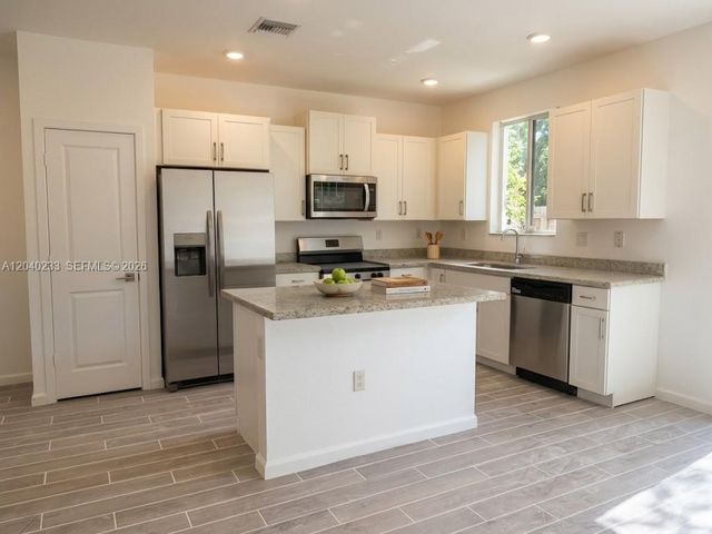 1019 SE 24th Terrace, Homestead, FL 33035