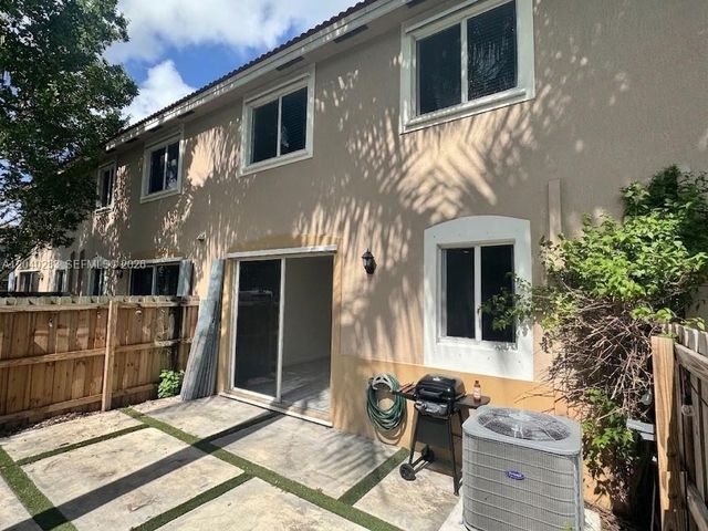 1019 SE 24th Terrace, Homestead, FL 33035
