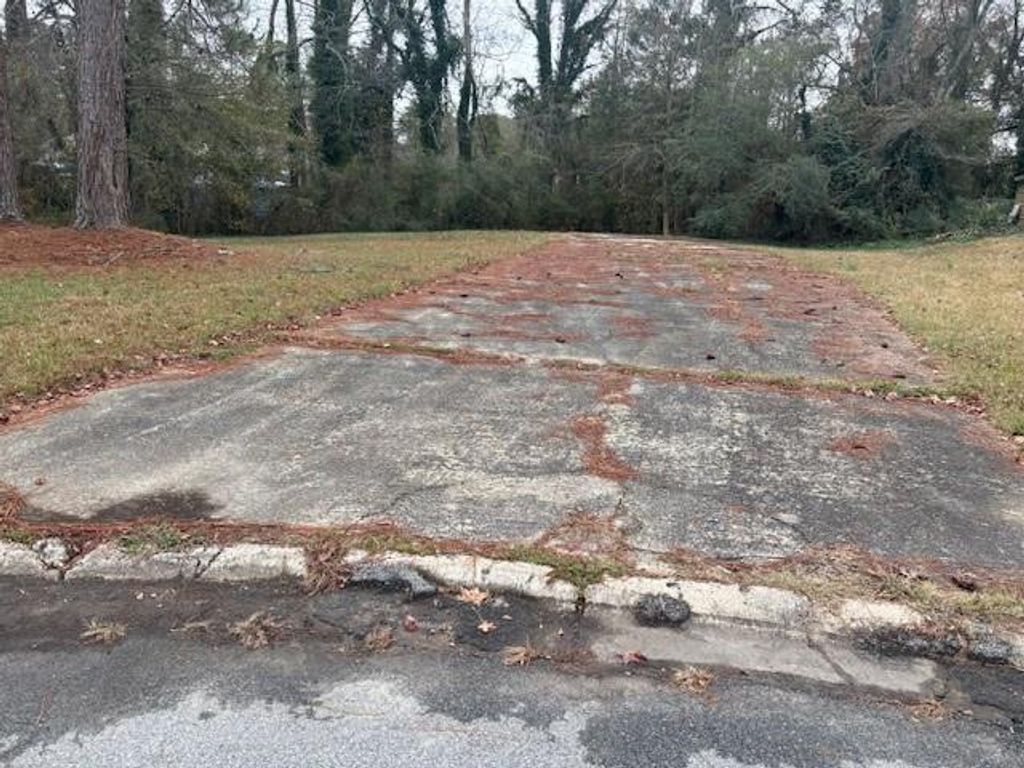 370 Taylor Court, Riverdale, GA 30274