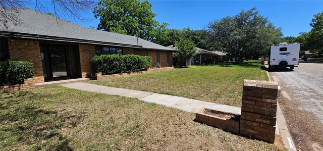 2550 Meadow lake Drive, Abilene, TX 79606