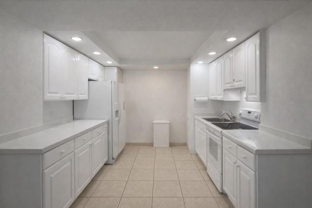 5401 Collins Avenue 1516, Miami Beach, FL 33140