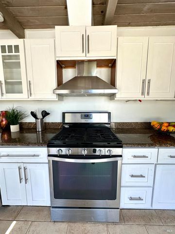 1111 Marionola Way, Pinole, CA 94564