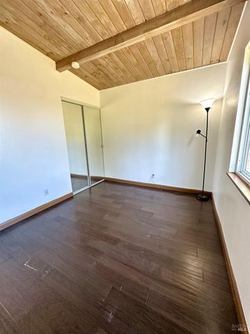 1111 Marionola Way, Pinole, CA 94564