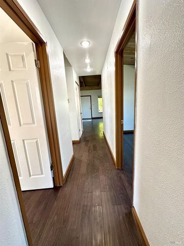 1111 Marionola Way, Pinole, CA 94564