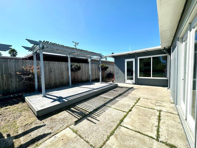 1111 Marionola Way, Pinole, CA 94564