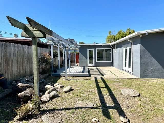 1111 Marionola Way, Pinole, CA 94564