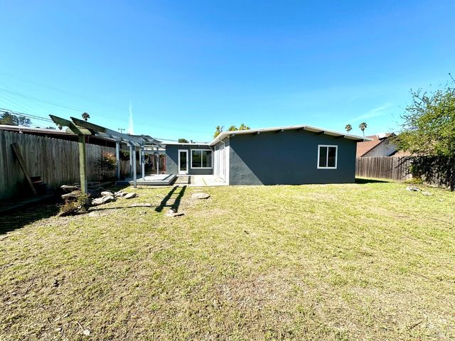 1111 Marionola Way, Pinole, CA 94564