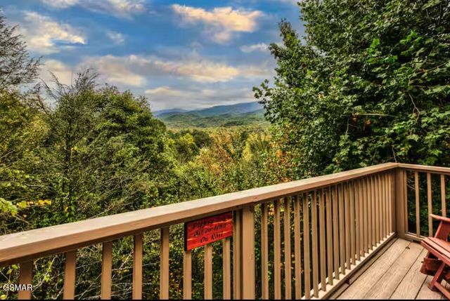 3607 Birdie Lane, Gatlinburg, TN 37738