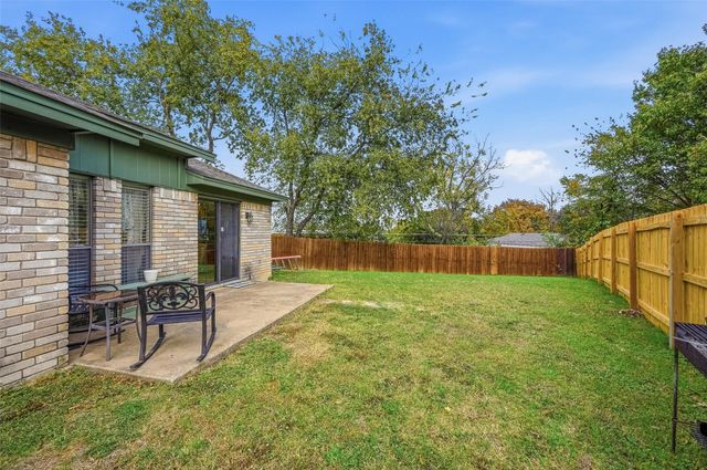201 Lone Pine Court, Fort Worth, TX 76108