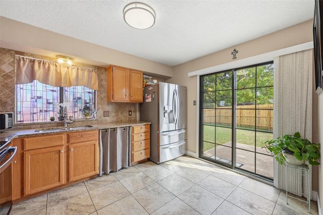 201 Lone Pine Court, Fort Worth, TX 76108