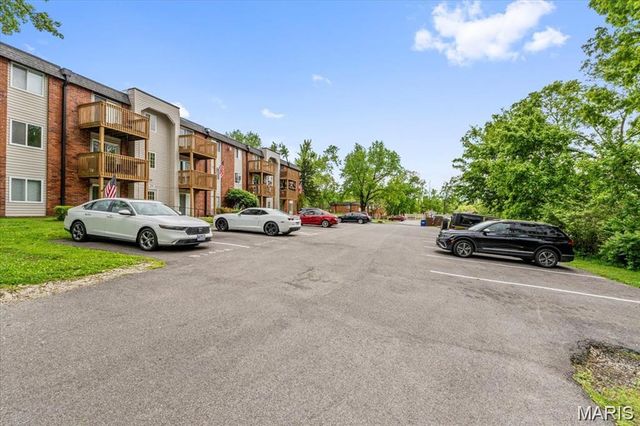 2745 Westphalia Court C, St Louis, MO 63129