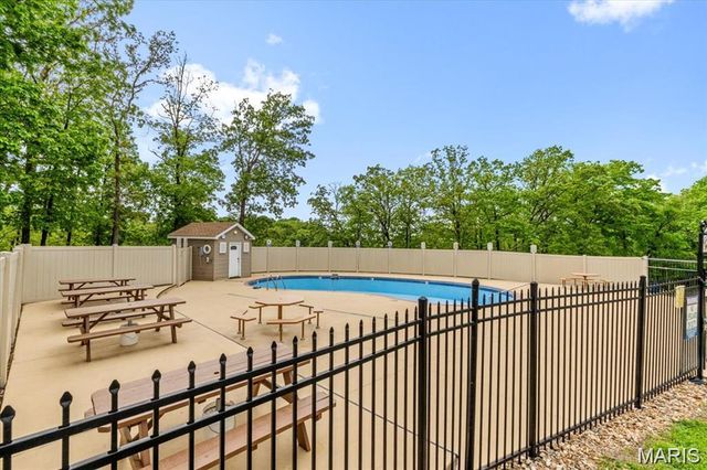 2745 Westphalia Court C, St Louis, MO 63129