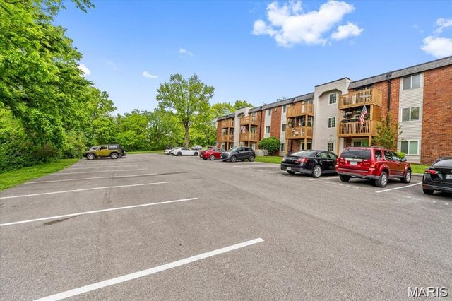 2745 Westphalia Court C, St Louis, MO 63129