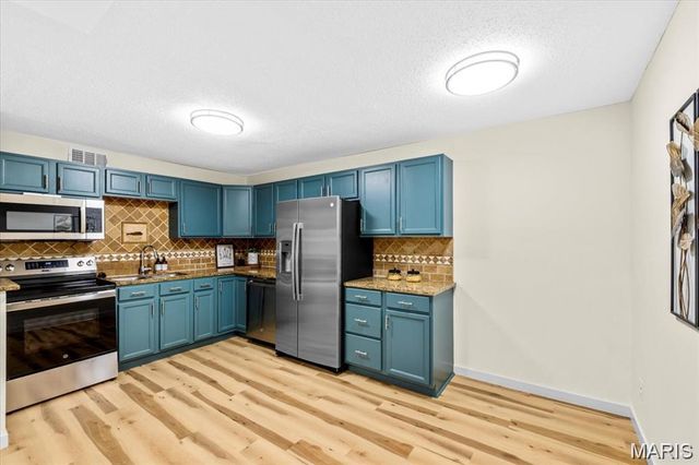 2745 Westphalia Court C, St Louis, MO 63129