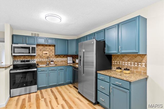 2745 Westphalia Court C, St Louis, MO 63129