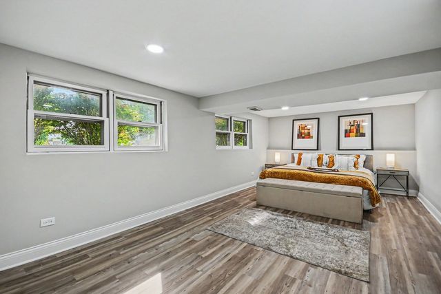 15405 James Drive, Oak Forest, IL 60452
