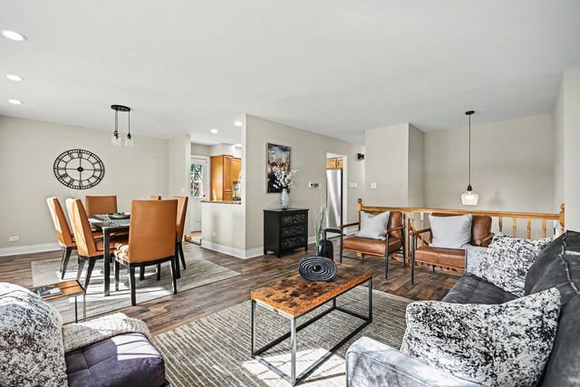 15405 James Drive, Oak Forest, IL 60452