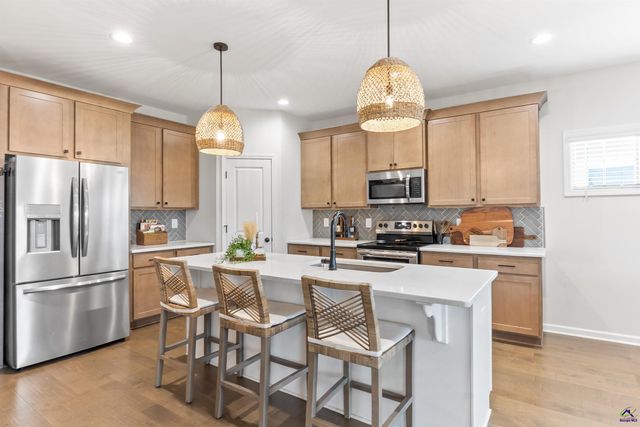 18 Pearl Moss Lane, Kathleen, GA 31047