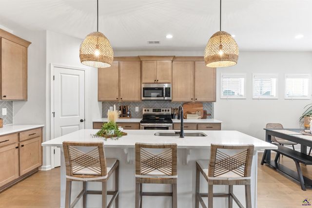 18 Pearl Moss Lane, Kathleen, GA 31047