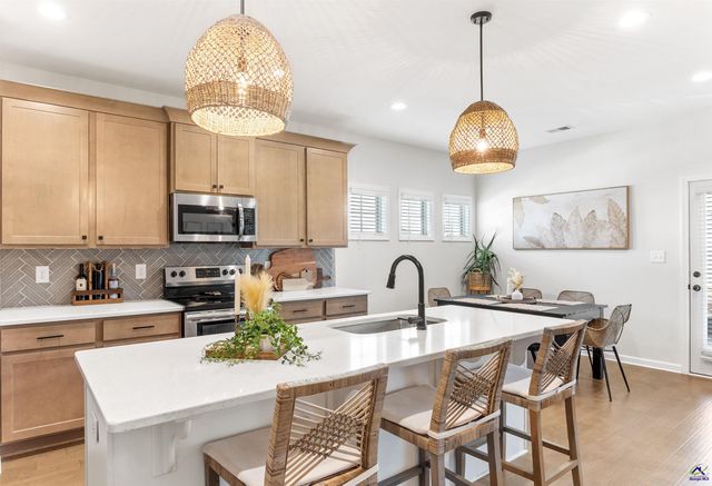 18 Pearl Moss Lane, Kathleen, GA 31047