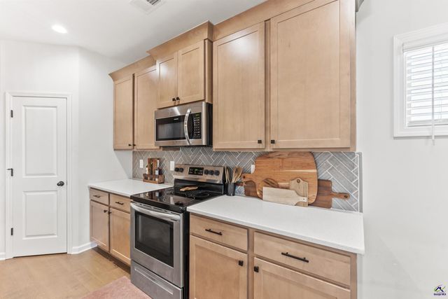 18 Pearl Moss Lane, Kathleen, GA 31047