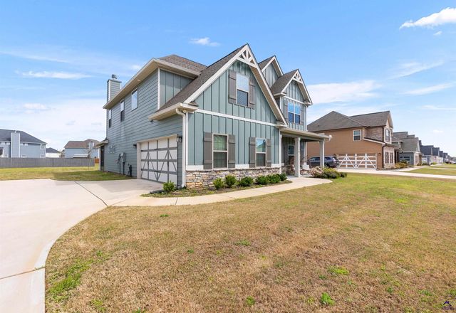 18 Pearl Moss Lane, Kathleen, GA 31047