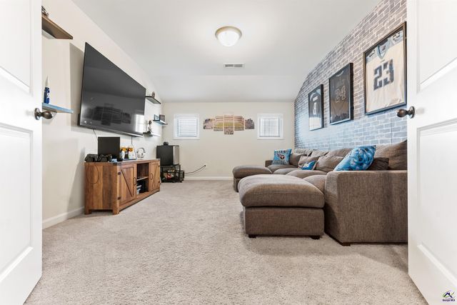 18 Pearl Moss Lane, Kathleen, GA 31047