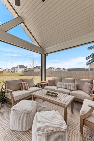 18 Pearl Moss Lane, Kathleen, GA 31047