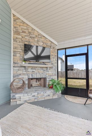 18 Pearl Moss Lane, Kathleen, GA 31047