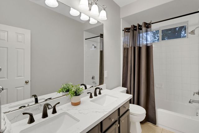 1915 Lakeside Crossing, Katy, TX 77494