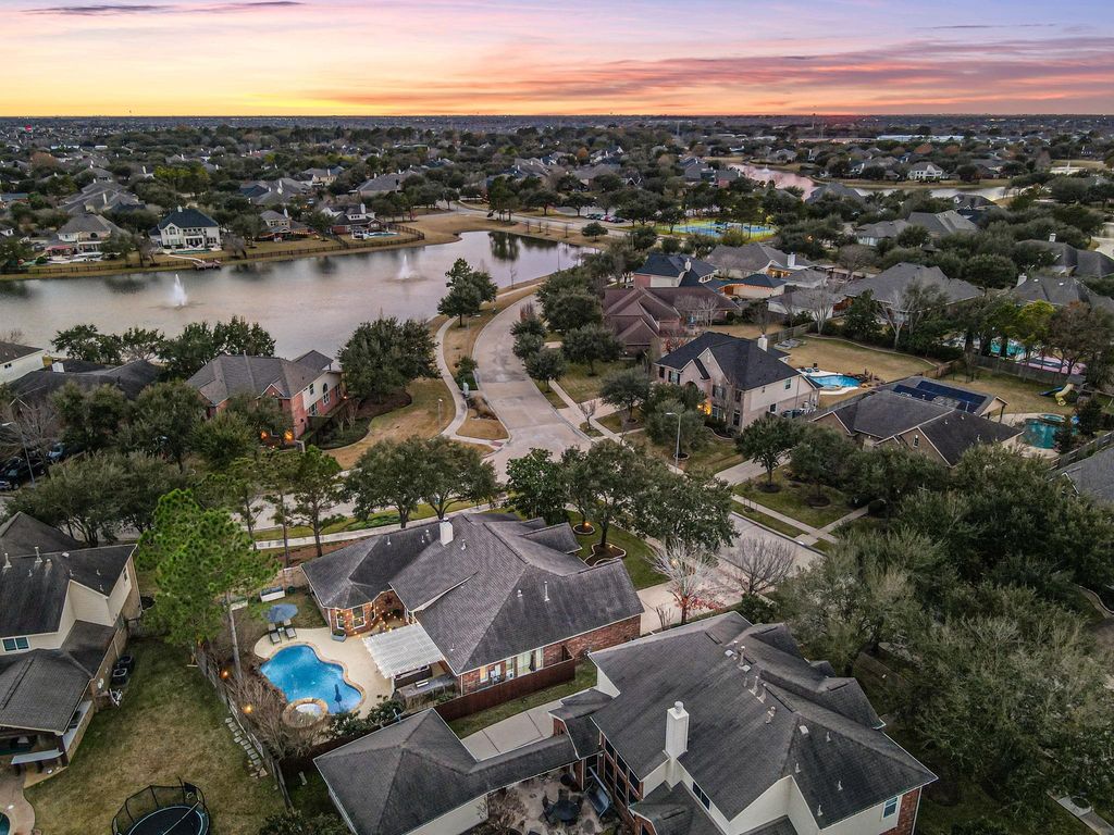 1915 Lakeside Crossing, Katy, TX 77494