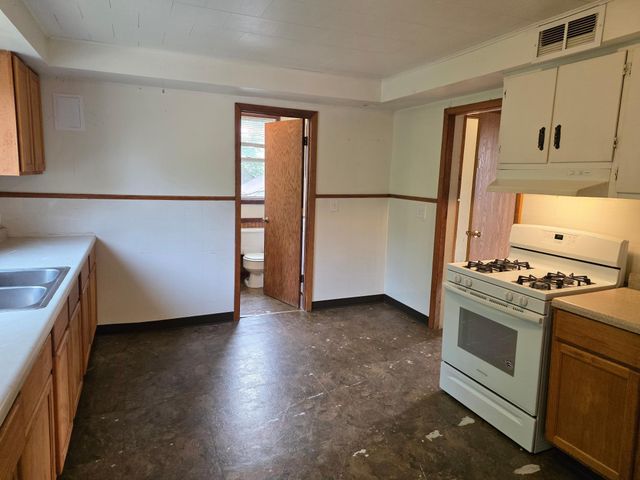 652 E 3rd Street, Winona, MN 55987