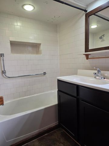 652 E 3rd Street, Winona, MN 55987