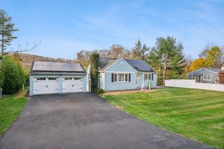 15 S Beechwood Road, Bedford Hills, NY 10507