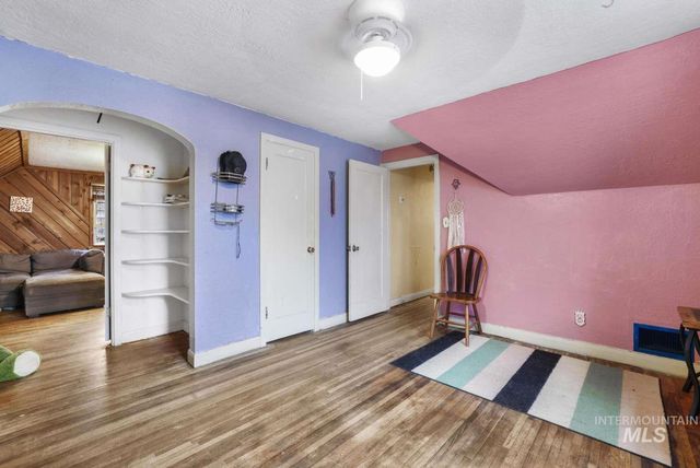 203 9th Ave, Twin Falls, ID 83301