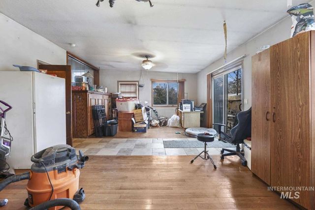 203 9th Ave, Twin Falls, ID 83301