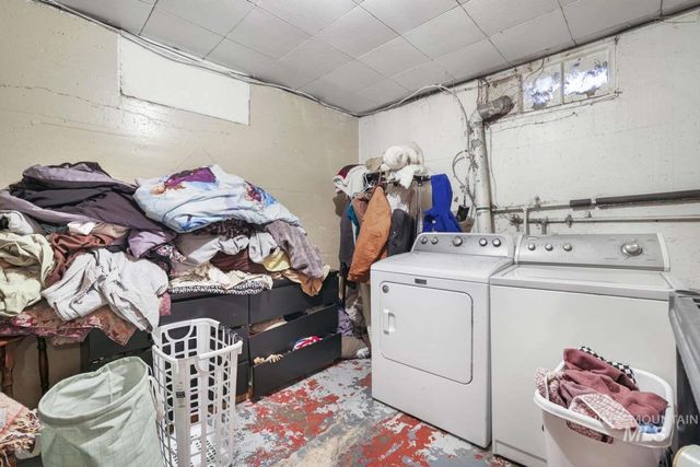 203 9th Ave, Twin Falls, ID 83301