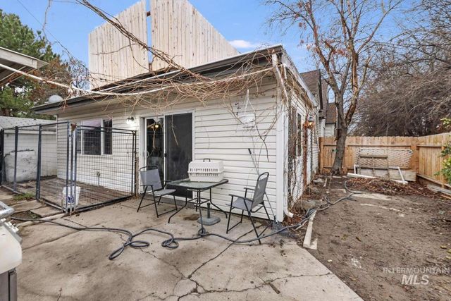 203 9th Ave, Twin Falls, ID 83301