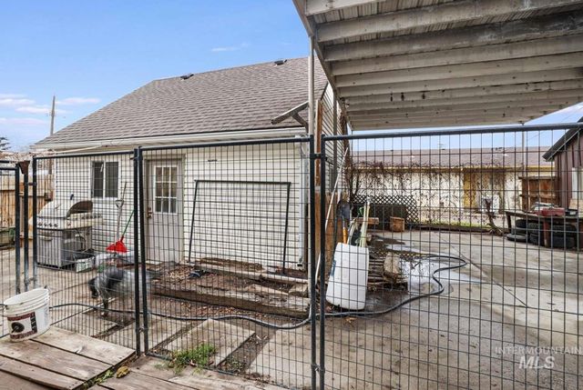 203 9th Ave, Twin Falls, ID 83301