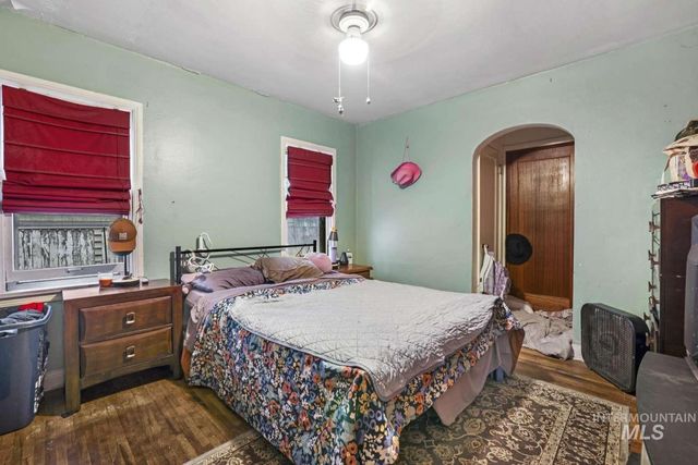 203 9th Ave, Twin Falls, ID 83301