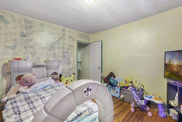 203 9th Ave, Twin Falls, ID 83301