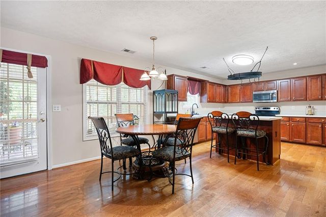 103 E SKYLINE View, Dallas, GA 30157